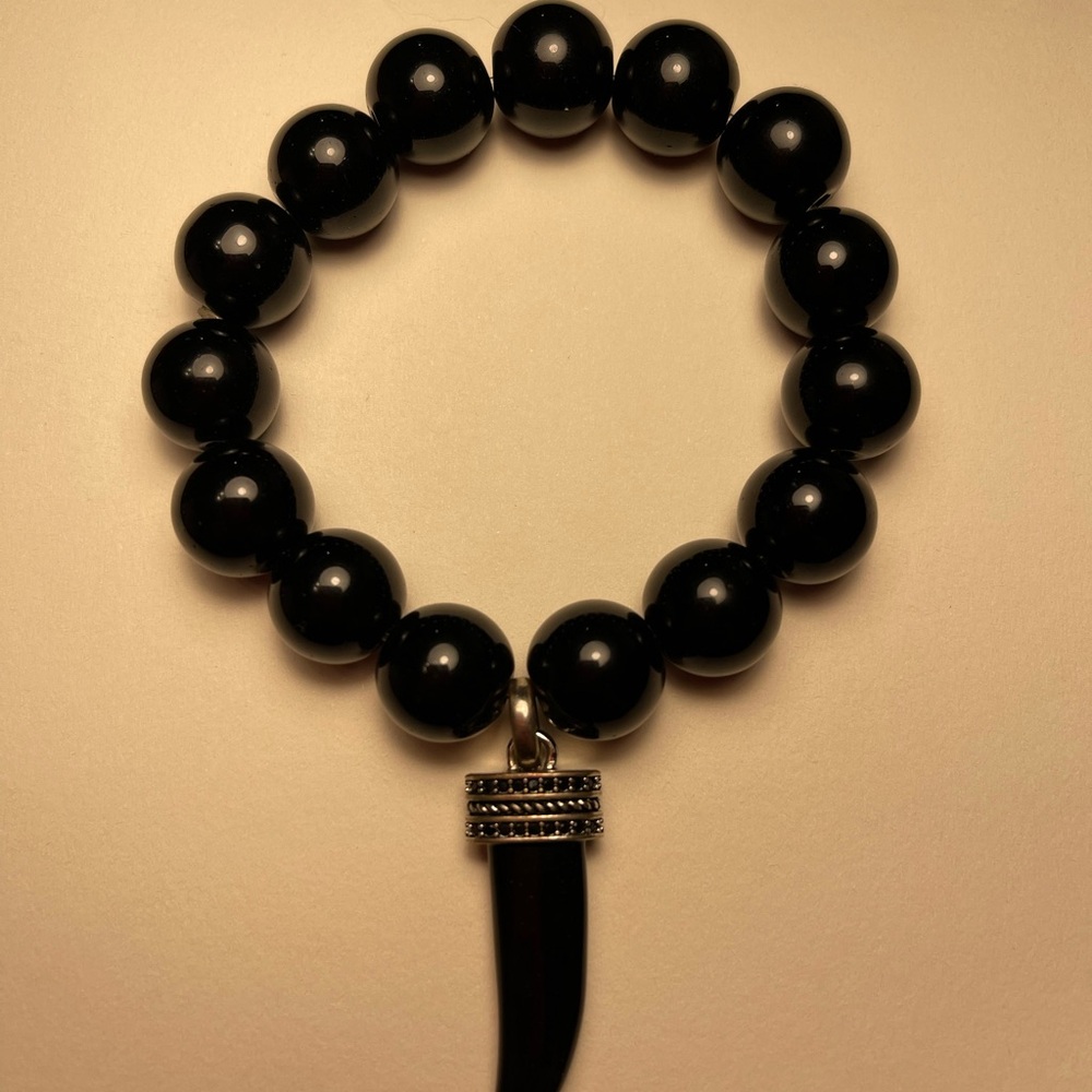 Black Beaded Bracelet with Silver Charm CLAW